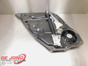 Gebruikte Ruitmechaniek 4Deurs rechts-achter Mercedes ML II (164/4JG) 3.0 ML-280 CDI 4-Matic V6 24V Prijs € 24,99 Margeregeling aangeboden door Autodemontagebedrijf de Jong