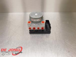 Gebruikte ABS Pomp Volkswagen Golf VIII (CD1) 2.0 TDI BlueMotion 16V Prijs € 149,95 Margeregeling aangeboden door Autodemontagebedrijf de Jong