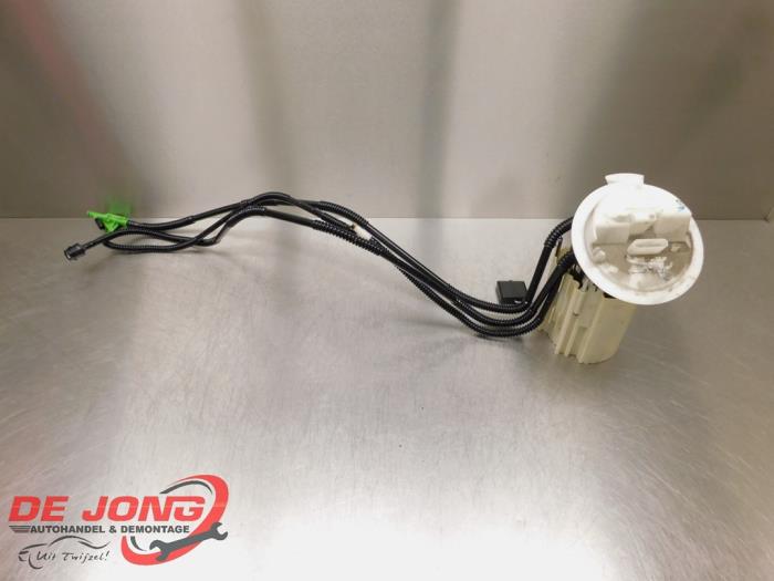 Gebruikte Tank element Pomp Mercedes C (W204) 2.2 C-200 CDI 16V BlueEFFICIENCY Prijs € 39,95 Margeregeling aangeboden door Autodemontagebedrijf de Jong