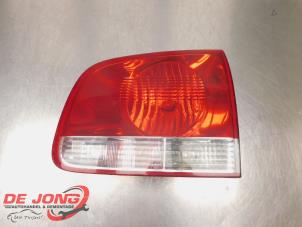 Gebruikte Achterlicht rechts Volkswagen Touareg (7LA/7L6) 2.5 TDI R5 Prijs € 19,90 Margeregeling aangeboden door Autodemontagebedrijf de Jong