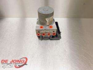 Gebruikte ABS Pomp Renault Megane II CC (EM) 2.0 16V Prijs € 18,99 Margeregeling aangeboden door Autodemontagebedrijf de Jong