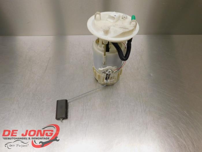 Gebruikte Tank element Pomp Renault Megane II CC (EM) 2.0 16V Prijs € 24,99 Margeregeling aangeboden door Autodemontagebedrijf de Jong