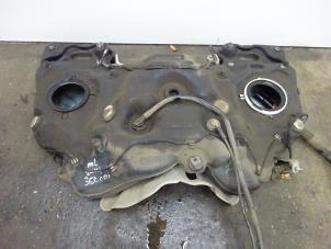 Gebruikte Tank Mercedes ML III (166) 3.0 ML-350 BlueTEC V6 24V 4-Matic Prijs € 99,99 Margeregeling aangeboden door Autodemontagebedrijf de Jong