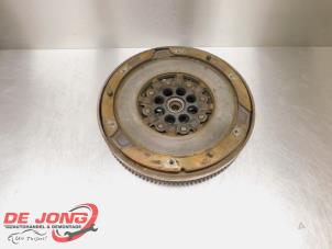 Gebruikte Dubbele massa vliegwiel BMW 1 serie (F20) 118d 2.0 16V Prijs € 145,00 Margeregeling aangeboden door Autodemontagebedrijf de Jong