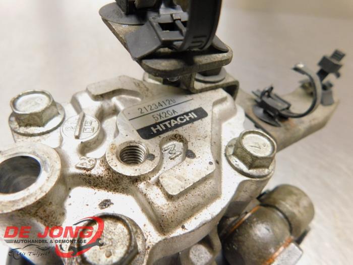 Stuurbekrachtiging Pomp van een Nissan Navara (D40) 3.0 dCi V6 24V DPF 4x4 2013