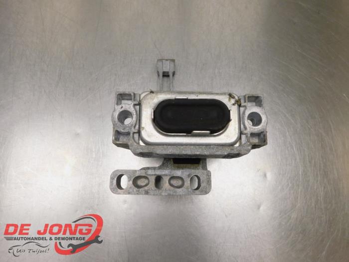 Motorsteun van een Volkswagen Passat Variant (3G5) 2.0 TDI 16V 190 2017