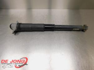 Gebruikte Schokdemper links-achter Volkswagen Passat Variant (3G5) 2.0 TDI 16V 190 Prijs € 49,99 Margeregeling aangeboden door Autodemontagebedrijf de Jong