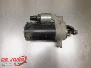Startmotor van een Audi A4 Avant (B8) 2.0 TDI 16V 2013