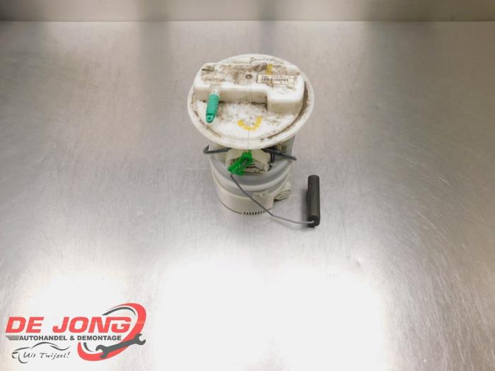Gebruikte Tank element Pomp Dacia Sandero I (BS) 1.2 16V Prijs € 24,99 Margeregeling aangeboden door Autodemontagebedrijf de Jong