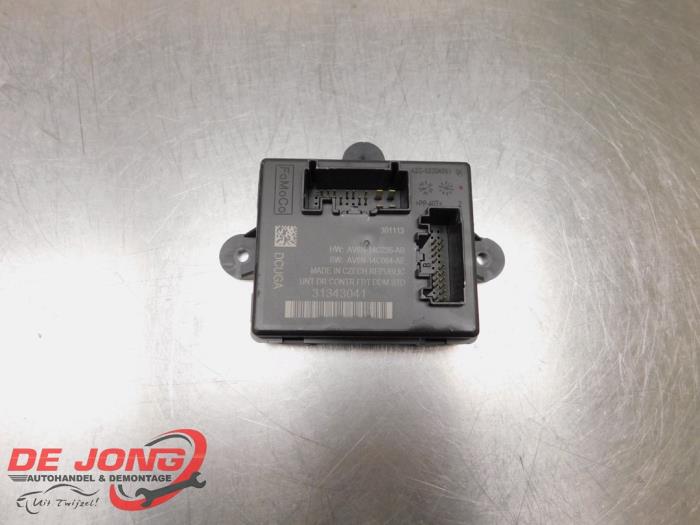 Centrale Deurvergrendelings Module van een Volvo V60 I (FW/GW) 2.0 D4 16V 2014