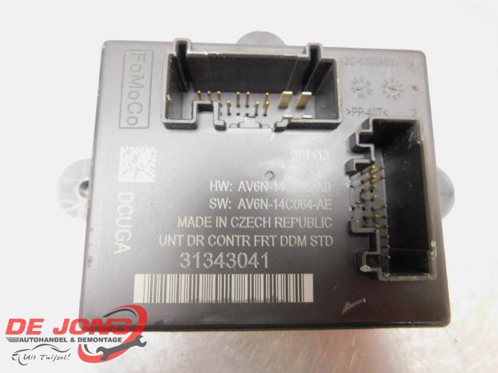 Centrale Deurvergrendelings Module van een Volvo V60 I (FW/GW) 2.0 D4 16V 2014