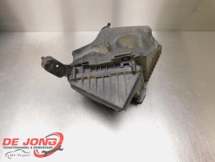 Gebruikte Luchtfilterhuis Renault Twingo III (AH) 1.0 SCe 70 12V Prijs € 18,99 Margeregeling aangeboden door Autodemontagebedrijf de Jong