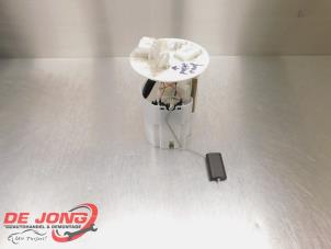 Gebruikte Tank element Pomp Renault Twingo III (AH) 1.0 SCe 70 12V Prijs € 24,99 Margeregeling aangeboden door Autodemontagebedrijf de Jong