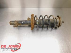 Gebruikte Mac Phersonpoot links-voor Peugeot 208 I (CA/CC/CK/CL) 1.6 Blue HDi 75 Prijs € 30,00 Margeregeling aangeboden door Autodemontagebedrijf de Jong