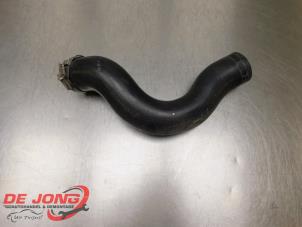 Gebruikte Intercooler Slang Ford Fiesta 7 1.0 EcoBoost 12V Hybrid 125 Prijs € 39,95 Margeregeling aangeboden door Autodemontagebedrijf de Jong