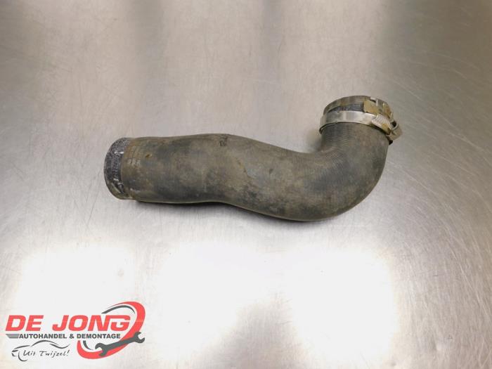 Gebruikte Intercooler Slang Volkswagen Passat Variant (365) 2.0 TDI 16V 140 Prijs € 24,99 Margeregeling aangeboden door Autodemontagebedrijf de Jong