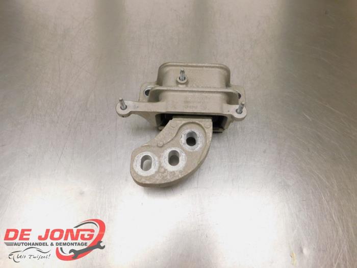 Gebruikte Versnellingsbak Steun Ford EcoSport (JK8) 1.0 EcoBoost 12V 125 Prijs € 14,95 Margeregeling aangeboden door Autodemontagebedrijf de Jong