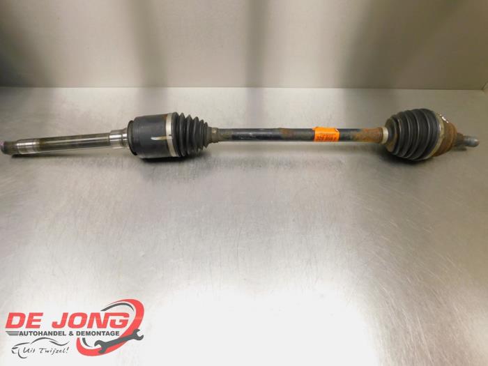 Gebruikte Steekas rechts-voor Mercedes ML II (164/4JG) 3.0 ML-320 CDI 4-Matic V6 24V Prijs € 62,99 Margeregeling aangeboden door Autodemontagebedrijf de Jong