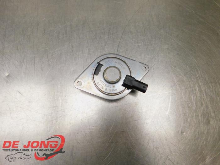 Gebruikte Nokkenas Sensor Opel Corsa E 1.2 16V Prijs € 19,99 Margeregeling aangeboden door Autodemontagebedrijf de Jong