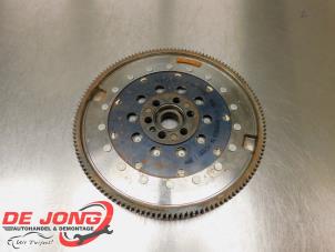 Gebruikte Vliegwiel Mercedes A (177.0) 1.3 A-180 Turbo 16V Prijs € 195,00 Margeregeling aangeboden door Autodemontagebedrijf de Jong