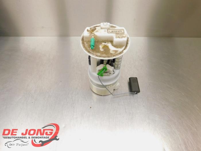 Gebruikte Tank element Pomp Renault Twingo II (CN) 1.2 16V Prijs € 16,99 Margeregeling aangeboden door Autodemontagebedrijf de Jong