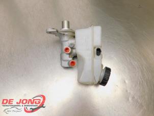 Gebruikte Hoofdremcilinder Renault Clio IV (5R) 1.2 TCE 16V GT EDC Prijs € 28,99 Margeregeling aangeboden door Autodemontagebedrijf de Jong