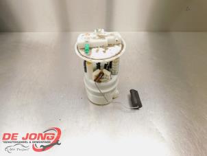 Gebruikte Tank element Pomp Renault Clio IV (5R) 1.2 TCE 16V GT EDC Prijs € 49,99 Margeregeling aangeboden door Autodemontagebedrijf de Jong