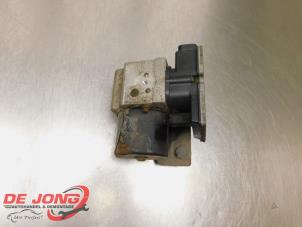 Gebruikte ABS Pomp Opel Vivaro 1.9 DTI 16V Prijs € 120,99 Margeregeling aangeboden door Autodemontagebedrijf de Jong