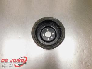 Gebruikte Krukas Poelie Audi A4 Avant (B8) 2.0 TDI 16V Prijs € 9,99 Margeregeling aangeboden door Autodemontagebedrijf de Jong