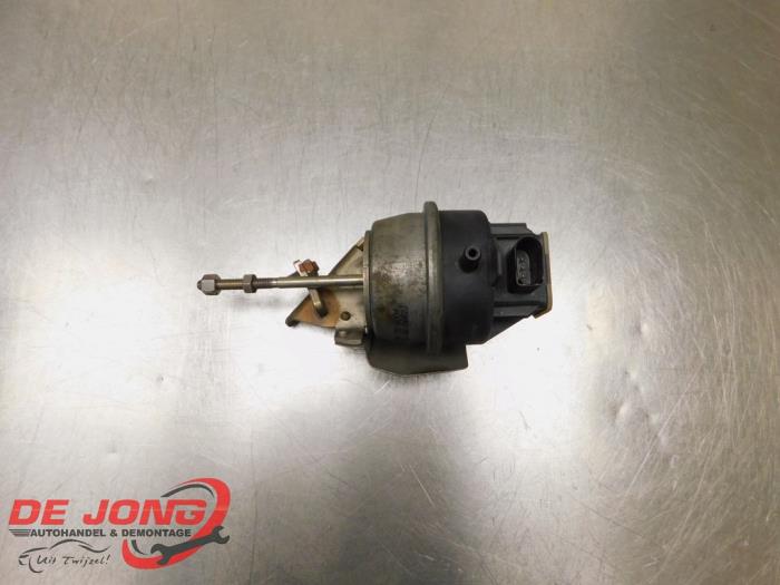 Gebruikte Turbodrukregelaar Audi A4 Avant (B8) 2.0 TDI 16V Prijs € 25,00 Margeregeling aangeboden door Autodemontagebedrijf de Jong
