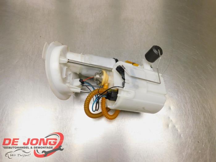 Gebruikte Tank element Pomp BMW 1 serie (F21) 116i 1.6 16V Prijs € 49,99 Margeregeling aangeboden door Autodemontagebedrijf de Jong