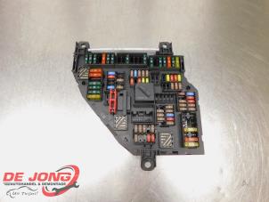 Gebruikte Zekeringkast BMW 5 serie Touring (F11) 520d 16V Prijs € 28,99 Margeregeling aangeboden door Autodemontagebedrijf de Jong
