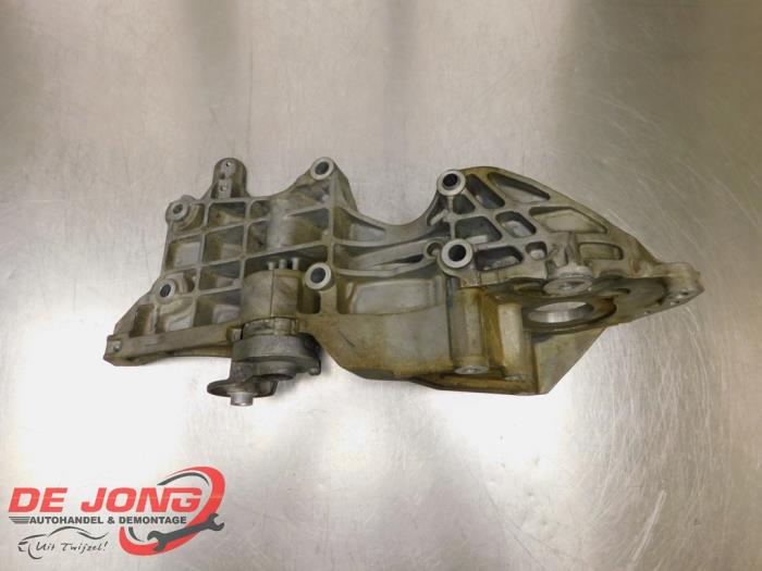 Gebruikte Dynamosteun boven Volkswagen Polo V (6R) 1.2 TDI 12V BlueMotion Prijs € 24,99 Margeregeling aangeboden door Autodemontagebedrijf de Jong