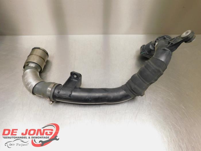 Gebruikte Intercooler Buis Renault Espace (RFCJ) 2.0 dCi 160 Prijs € 110,00 Margeregeling aangeboden door Autodemontagebedrijf de Jong