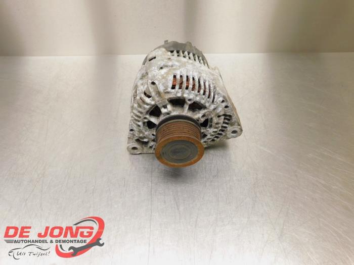 Gebruikte Dynamo Mercedes E (W210) 2.4 E-240 V6 18V Prijs € 64,99 Margeregeling aangeboden door Autodemontagebedrijf de Jong