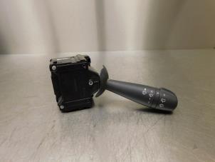 Gebruikte Ruitenwis Schakelaar Dacia Lodgy (JS/SD0J) 1.5 dCi FAP Prijs € 15,70 Margeregeling aangeboden door Autodemontagebedrijf de Jong