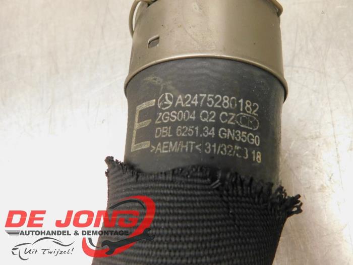 Intercooler Slang van een Mercedes-Benz A (177.0) 1.3 A-200 Turbo 16V 2019