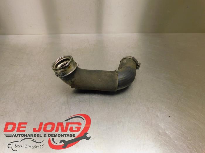 Gebruikte Intercooler Slang Mercedes B (W245) 2.0 B-200 CDI 16V Prijs € 17,99 Margeregeling aangeboden door Autodemontagebedrijf de Jong