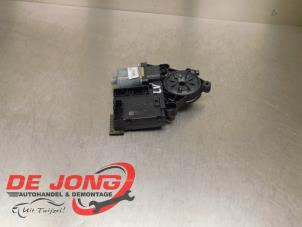 Gebruikte Motor electrisch raam Volkswagen Passat Variant (3C5) 2.0 TDI 16V 140 Prijs € 17,95 Margeregeling aangeboden door Autodemontagebedrijf de Jong