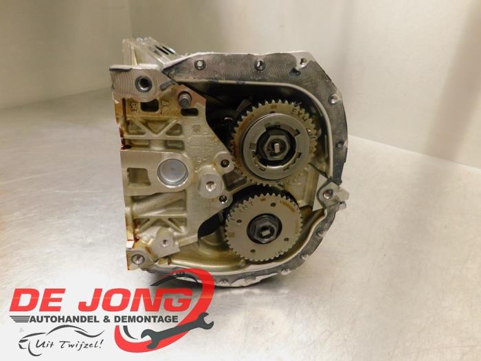 Cilinderkop van een Mercedes-Benz A (177.0) 1.3 A-180 Turbo 16V 2020