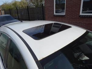 Gebruikte Schuifdak Opel Astra J (PC6/PD6/PE6/PF6) 2.0 CDTI 16V 160 Ecotec Prijs € 250,00 Margeregeling aangeboden door Autodemontagebedrijf de Jong