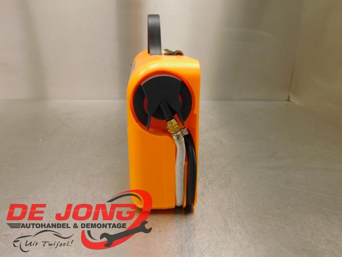 Compressor van een Peugeot 208 I (CA/CC/CK/CL) 1.4 HDi 2013