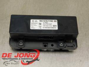 Gebruikte Bluetooth module Peugeot 208 I (CA/CC/CK/CL) 1.4 HDi Prijs € 39,95 Margeregeling aangeboden door Autodemontagebedrijf de Jong