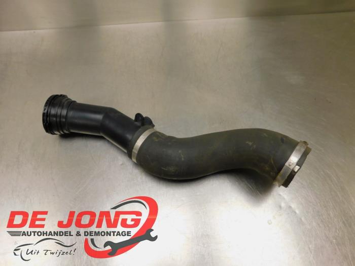 Gebruikte Intercooler Slang BMW 1 serie (F20) 114i 1.6 16V Prijs € 42,30 Margeregeling aangeboden door Autodemontagebedrijf de Jong