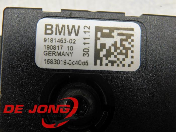 Antenne Versterker van een BMW 1 serie (F20) 114i 1.6 16V 2012