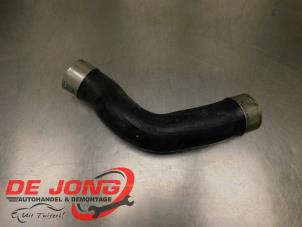 Gebruikte Intercooler Slang Mercedes C Estate (S205) C-180 BlueTEC, C-180 d 1.6 16V Prijs € 23,99 Margeregeling aangeboden door Autodemontagebedrijf de Jong