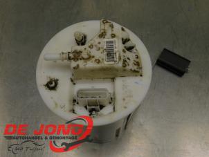 Gebruikte Tank element Pomp Ford Fiesta 6 (JA8) 1.0 Ti-VCT 12V 65 Prijs € 39,99 Margeregeling aangeboden door Autodemontagebedrijf de Jong