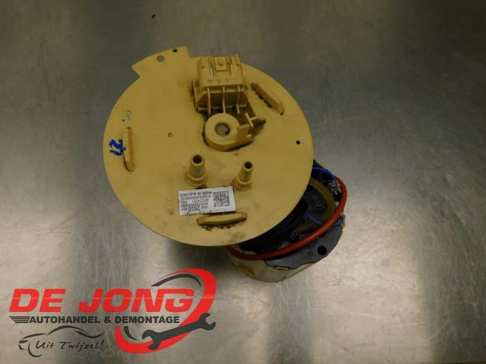 Gebruikte Tank element Pomp Opel Astra K Sports Tourer 1.5 CDTi 105 12V Prijs € 38,90 Margeregeling aangeboden door Autodemontagebedrijf de Jong