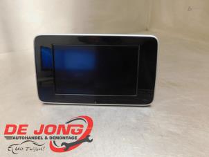 Gebruikte Display Interieur Mercedes C Estate (S205) C-180 BlueTEC, C-180 d 1.6 16V Prijs € 131,20 Margeregeling aangeboden door Autodemontagebedrijf de Jong