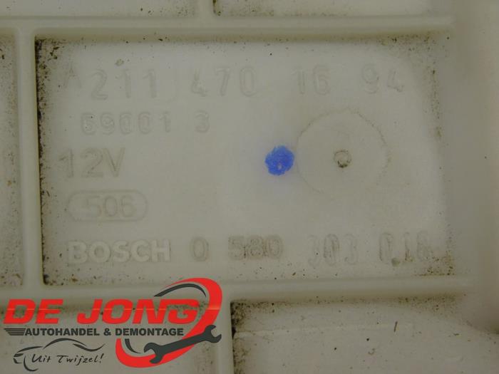 Brandstofpomp Elektrisch van een Mercedes-Benz E Combi (S211) 2.2 E-220 CDI 16V 2007